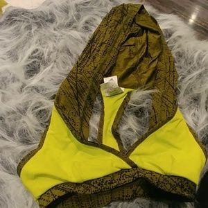 Zumba hooded sports bra yellow M